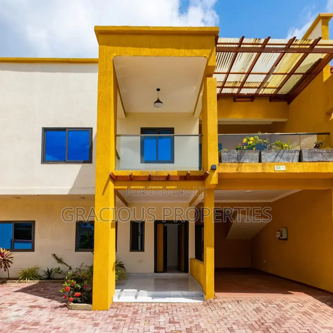 3bdrm Townhouse / Terrace in Gracious Properties, Mile 7 for rent