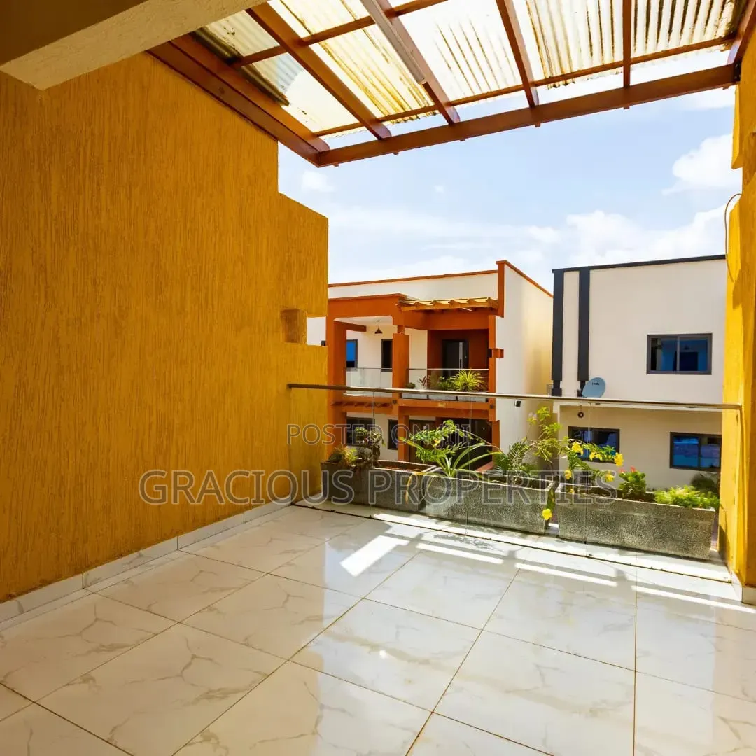 3bdrm Townhouse / Terrace in Gracious Properties, Mile 7 for rent