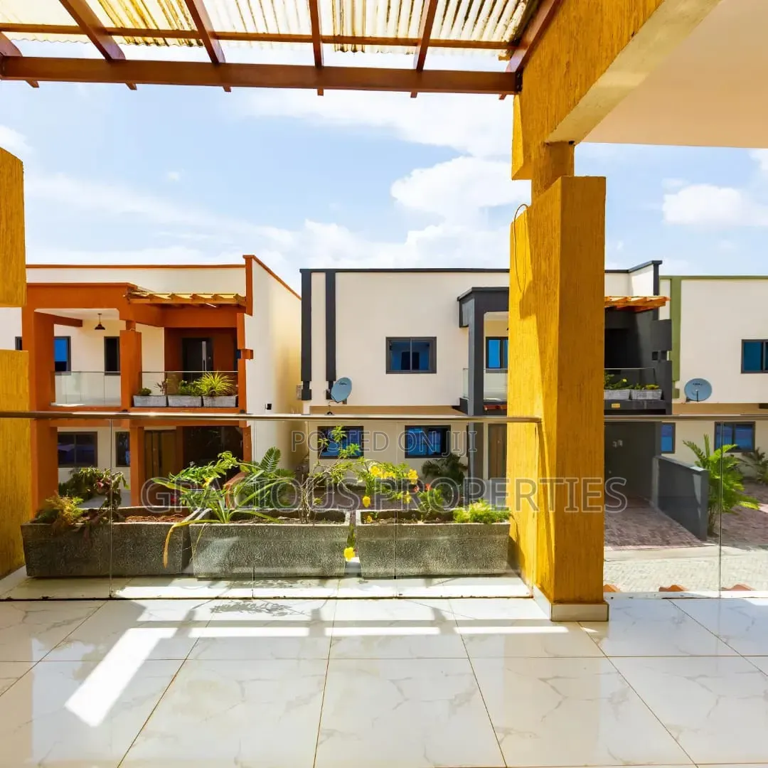 3bdrm Townhouse / Terrace in Gracious Properties, Mile 7 for rent
