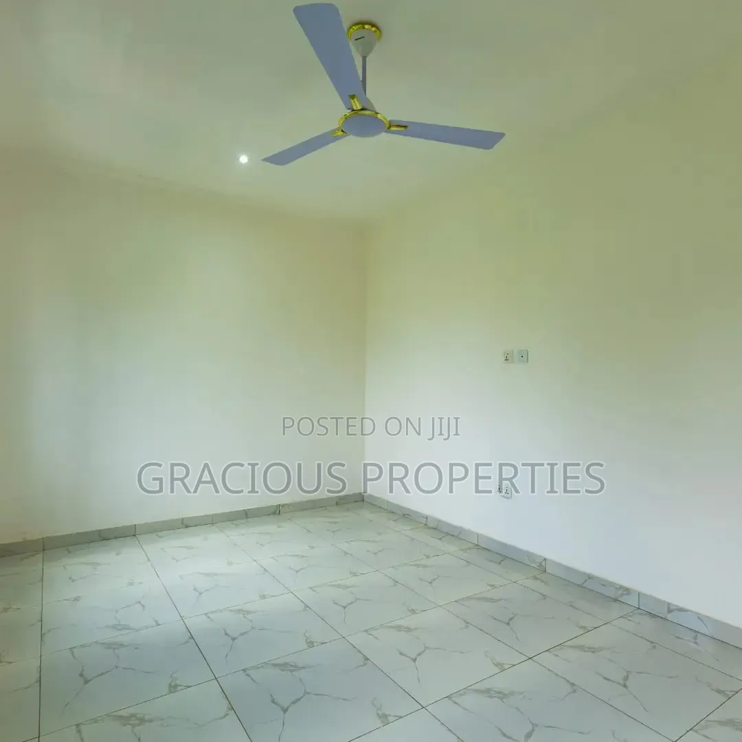 3bdrm Townhouse / Terrace in Gracious Properties, Mile 7 for rent