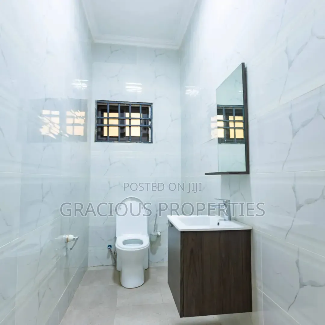 3bdrm Townhouse / Terrace in Gracious Properties, Mile 7 for rent