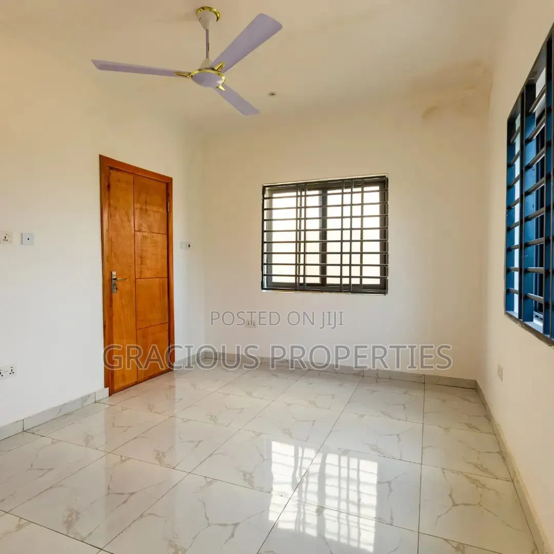 3bdrm Townhouse / Terrace in Gracious Properties, Mile 7 for rent