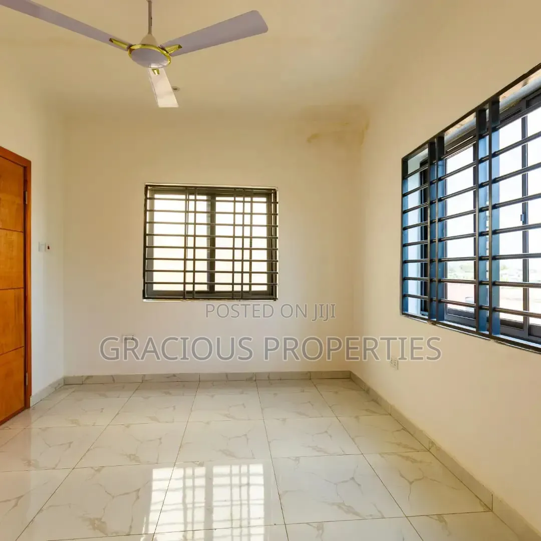 3bdrm Townhouse / Terrace in Gracious Properties, Mile 7 for rent