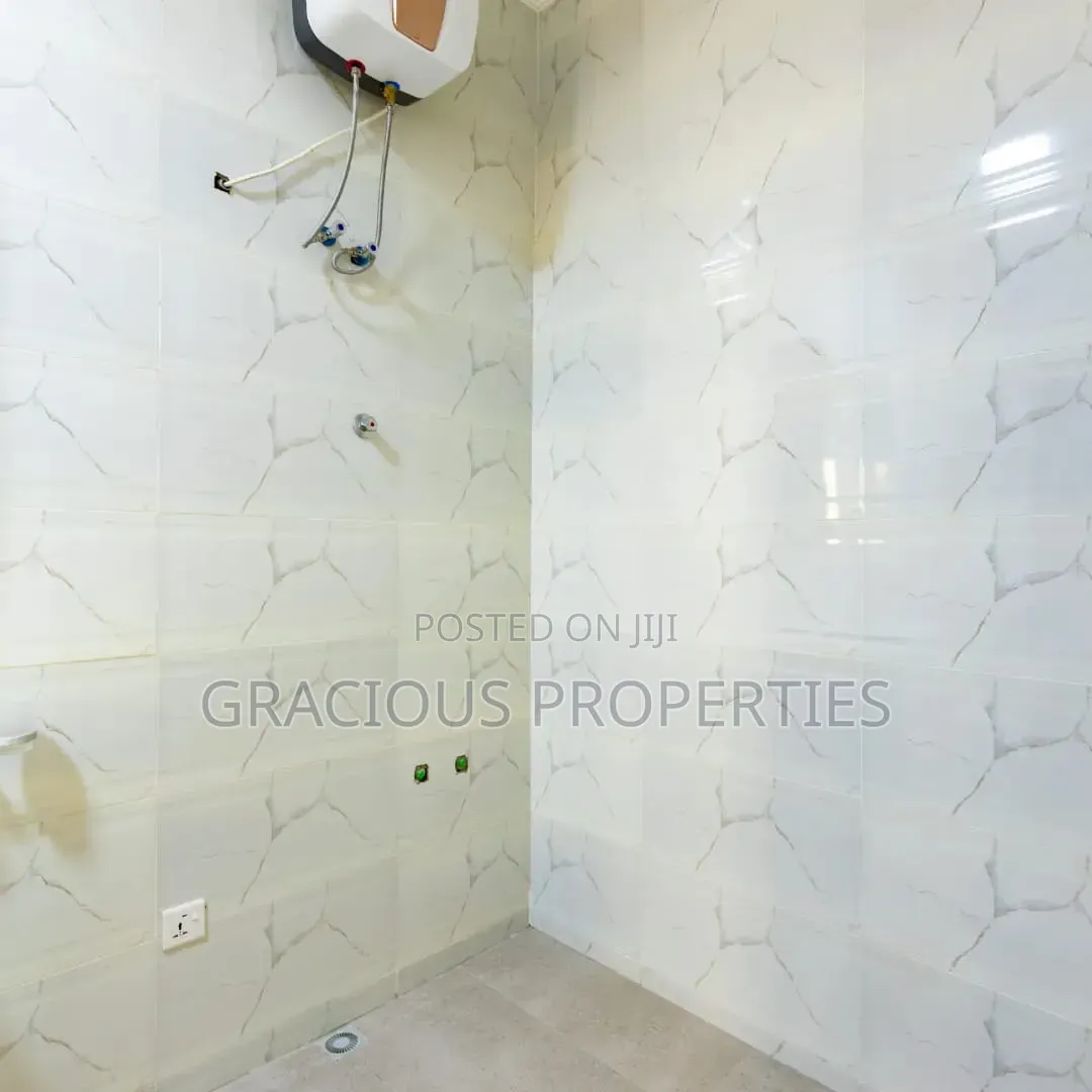 3bdrm Townhouse / Terrace in Gracious Properties, Mile 7 for rent