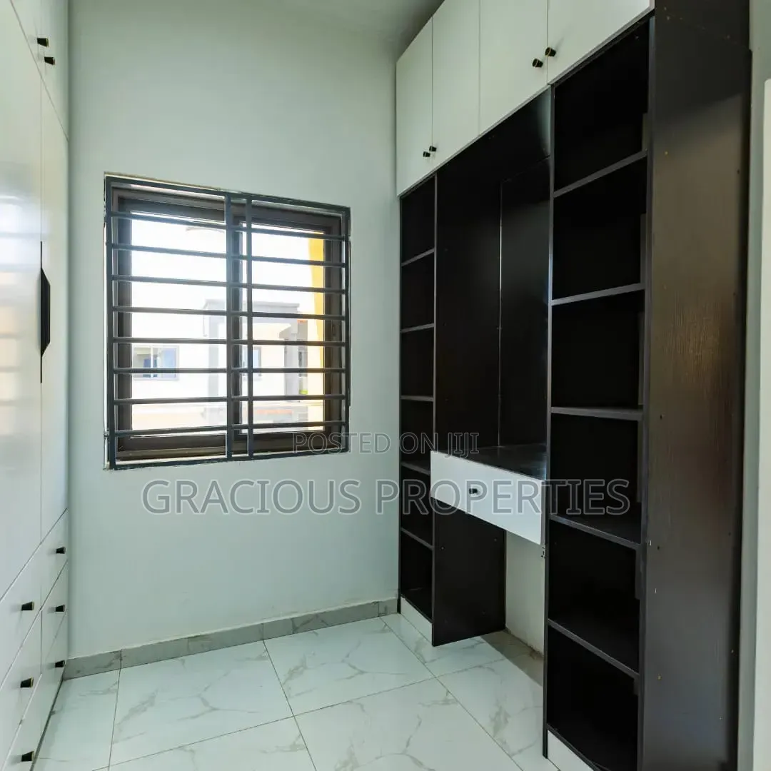 3bdrm Townhouse / Terrace in Gracious Properties, Mile 7 for rent