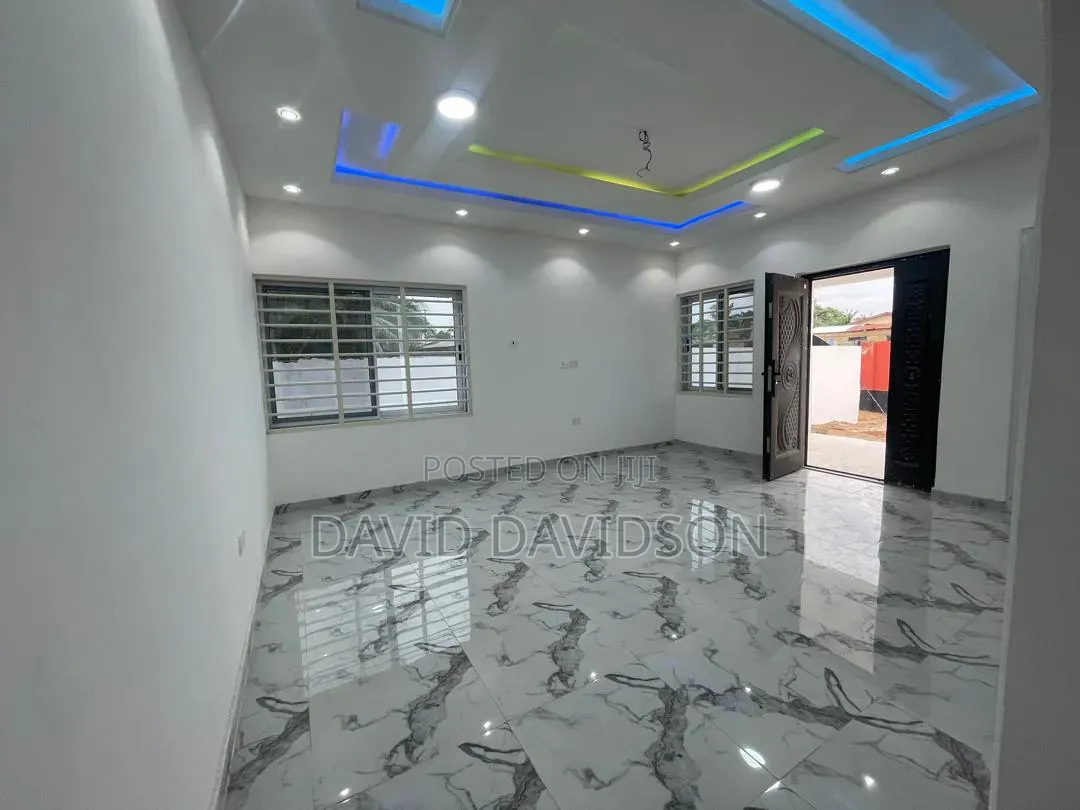2bdrm House in 2 Bedroom House, Tema Metropolitan for sale