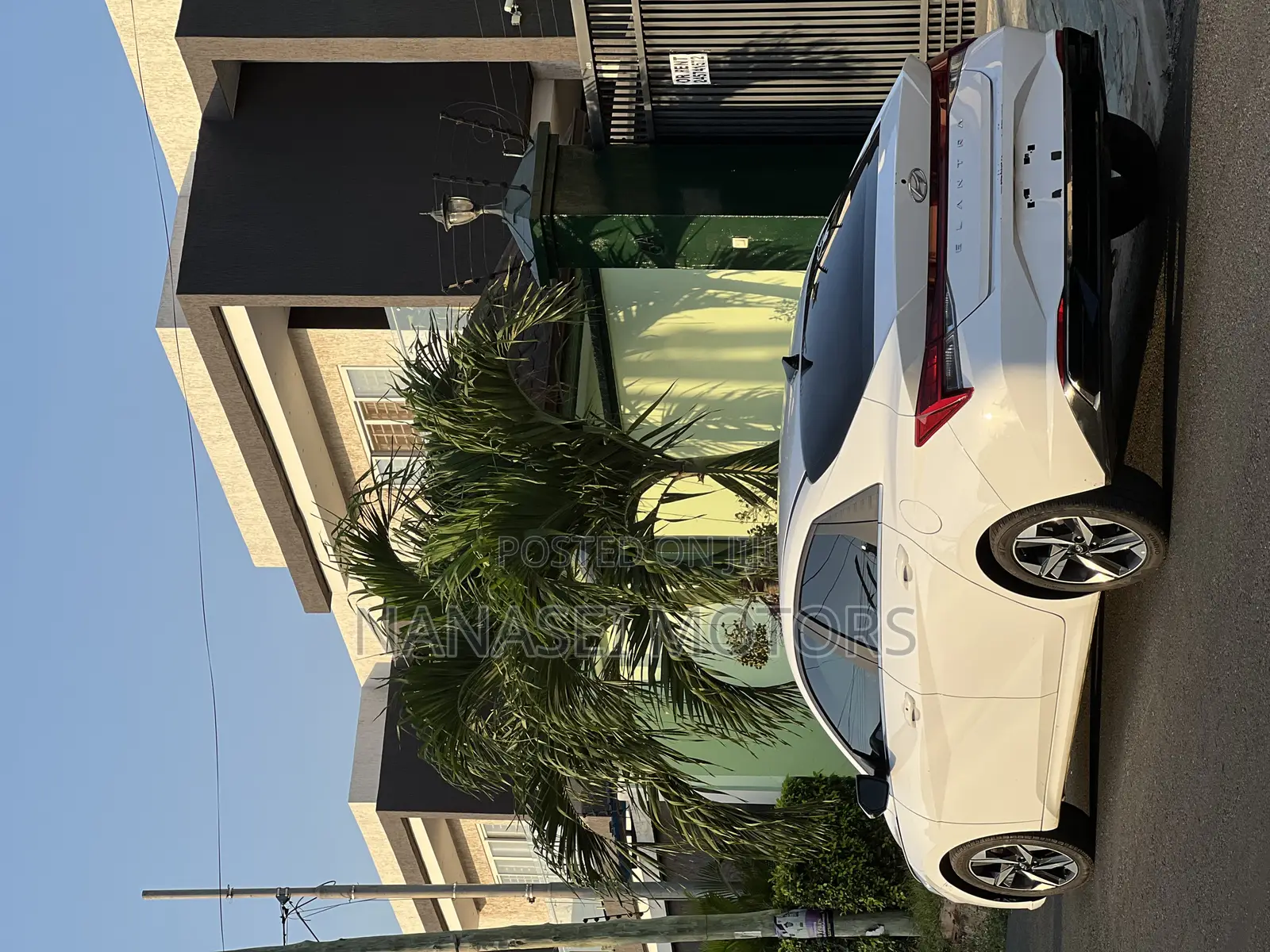 Hyundai Elantra Limited 2023 White