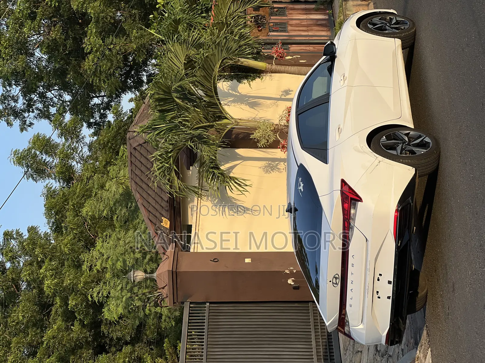 Hyundai Elantra Limited 2023 White