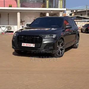 Audi Q7 2024 Gray