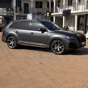 Audi Q7 2024 Gray