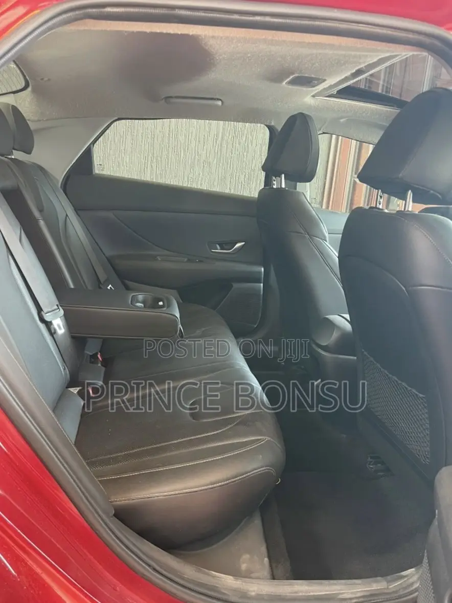 Hyundai Elantra 2026 Red