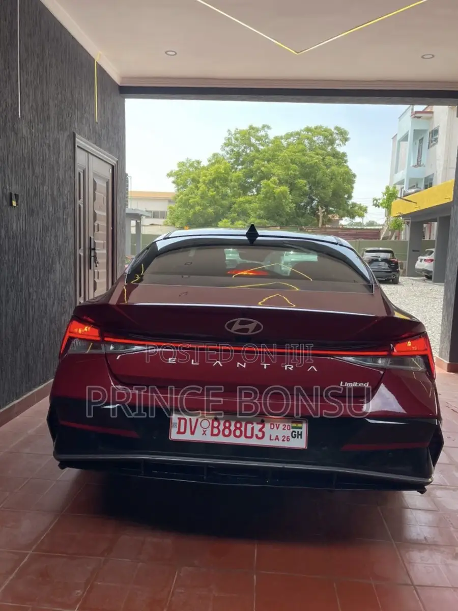 Hyundai Elantra 2026 Red