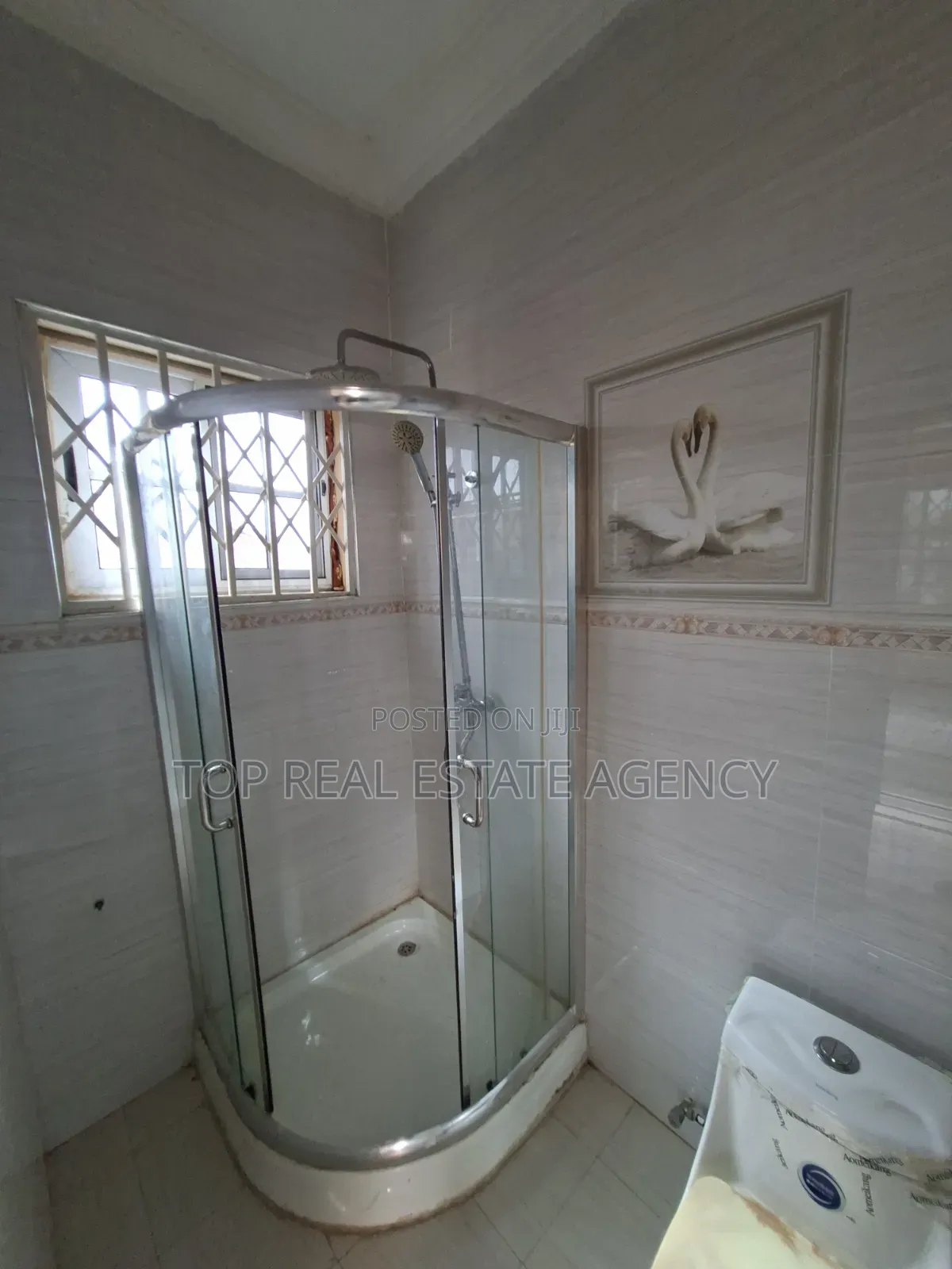 5bdrm Duplex in Broadcasting, West Hills Mall Area for rent