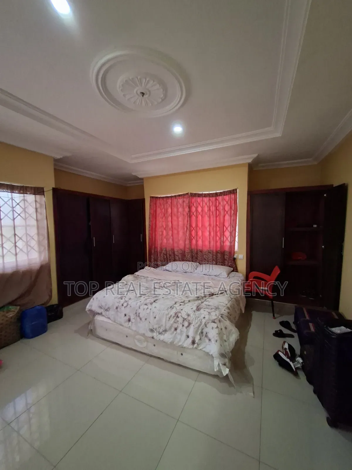 5bdrm Duplex in Broadcasting, West Hills Mall Area for rent