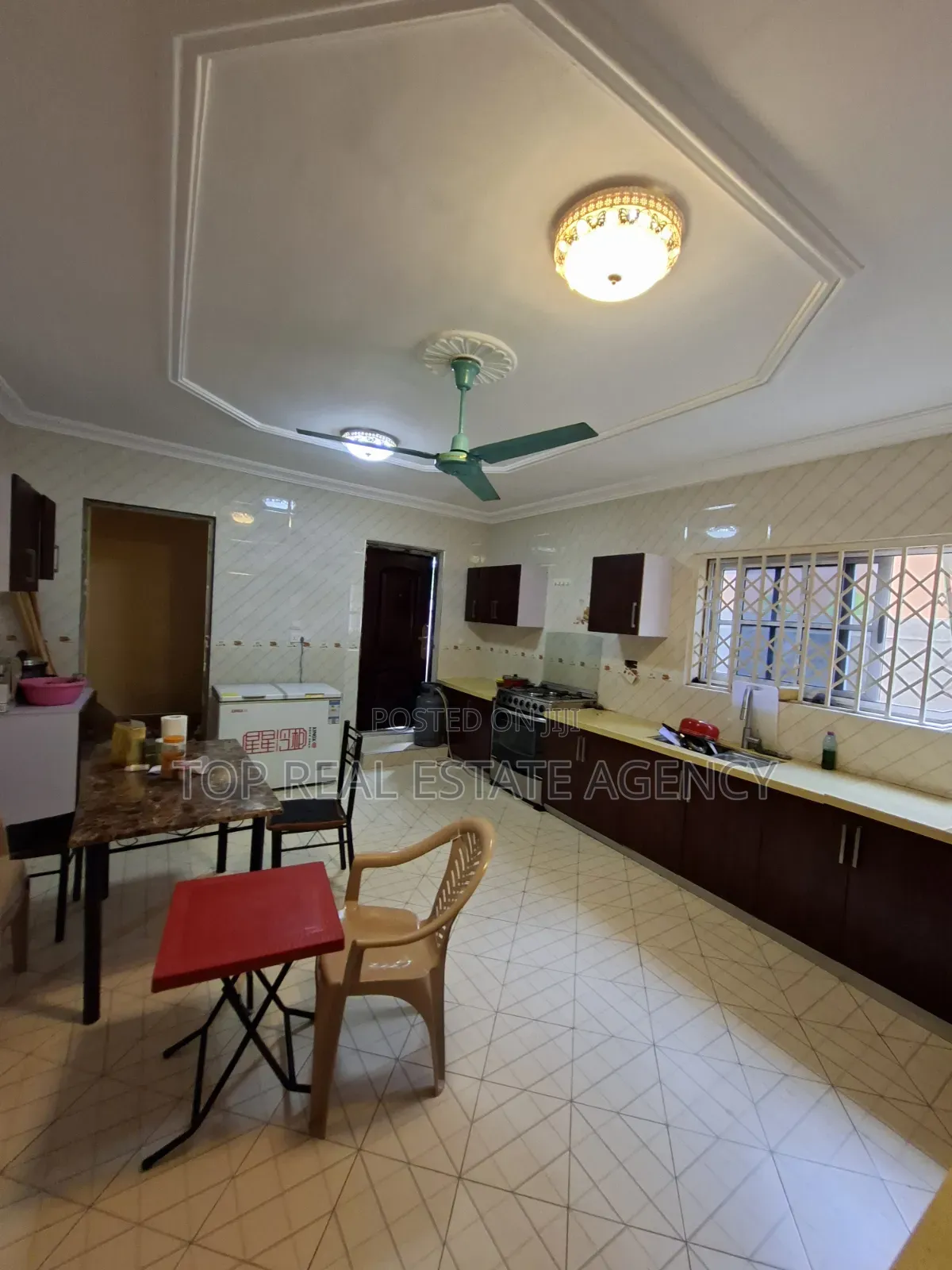 5bdrm Duplex in Broadcasting, West Hills Mall Area for rent