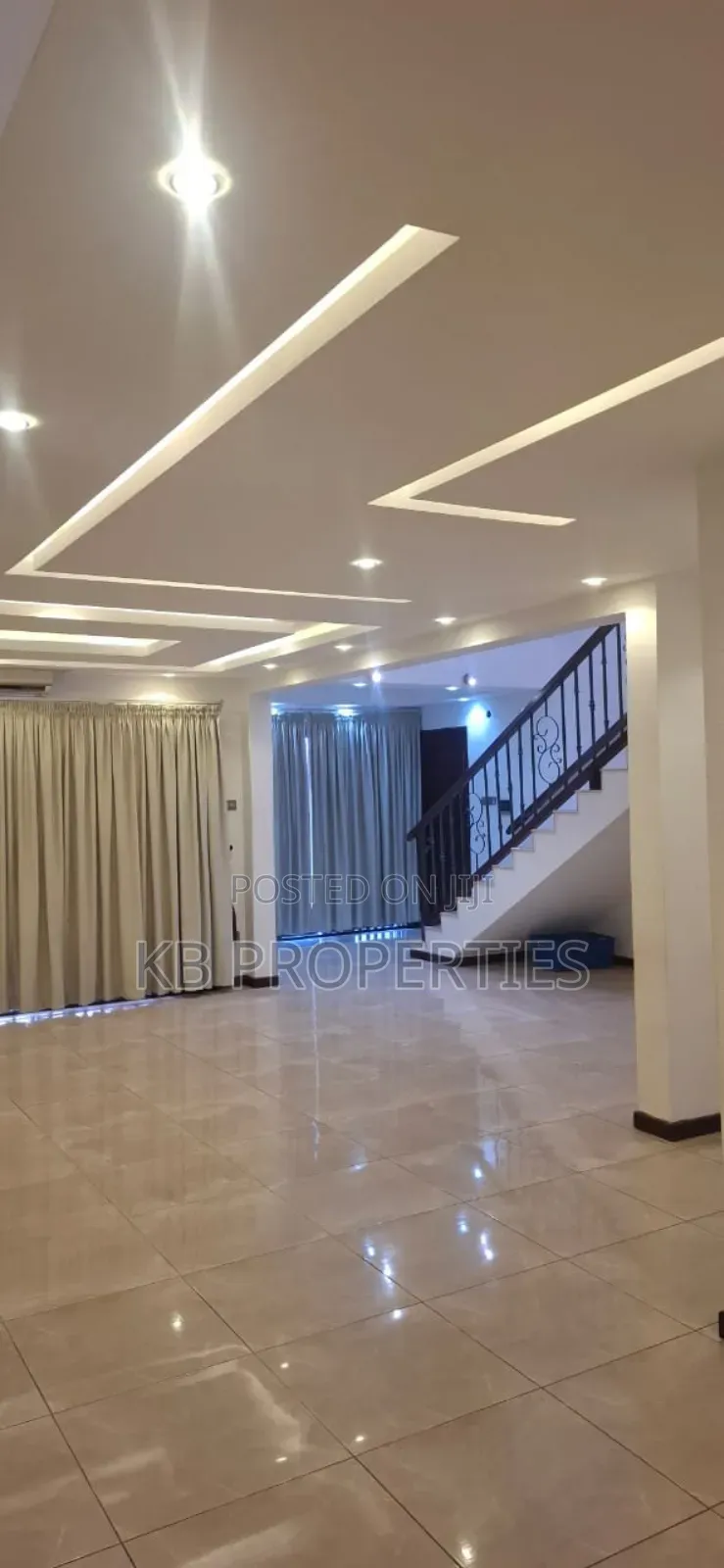 5bdrm Duplex in Kb Properties, Baatsona Total for rent