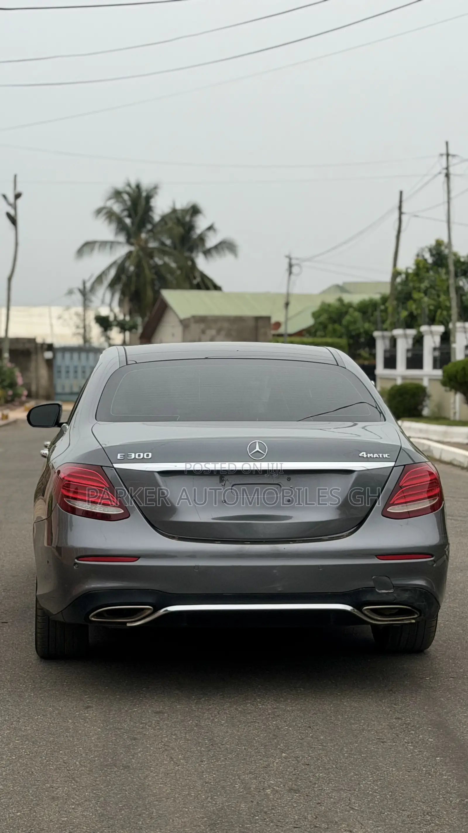Mercedes-Benz E300 4Matic AWD Sedan (2.0L 4cyl 9A) 2017 Gray