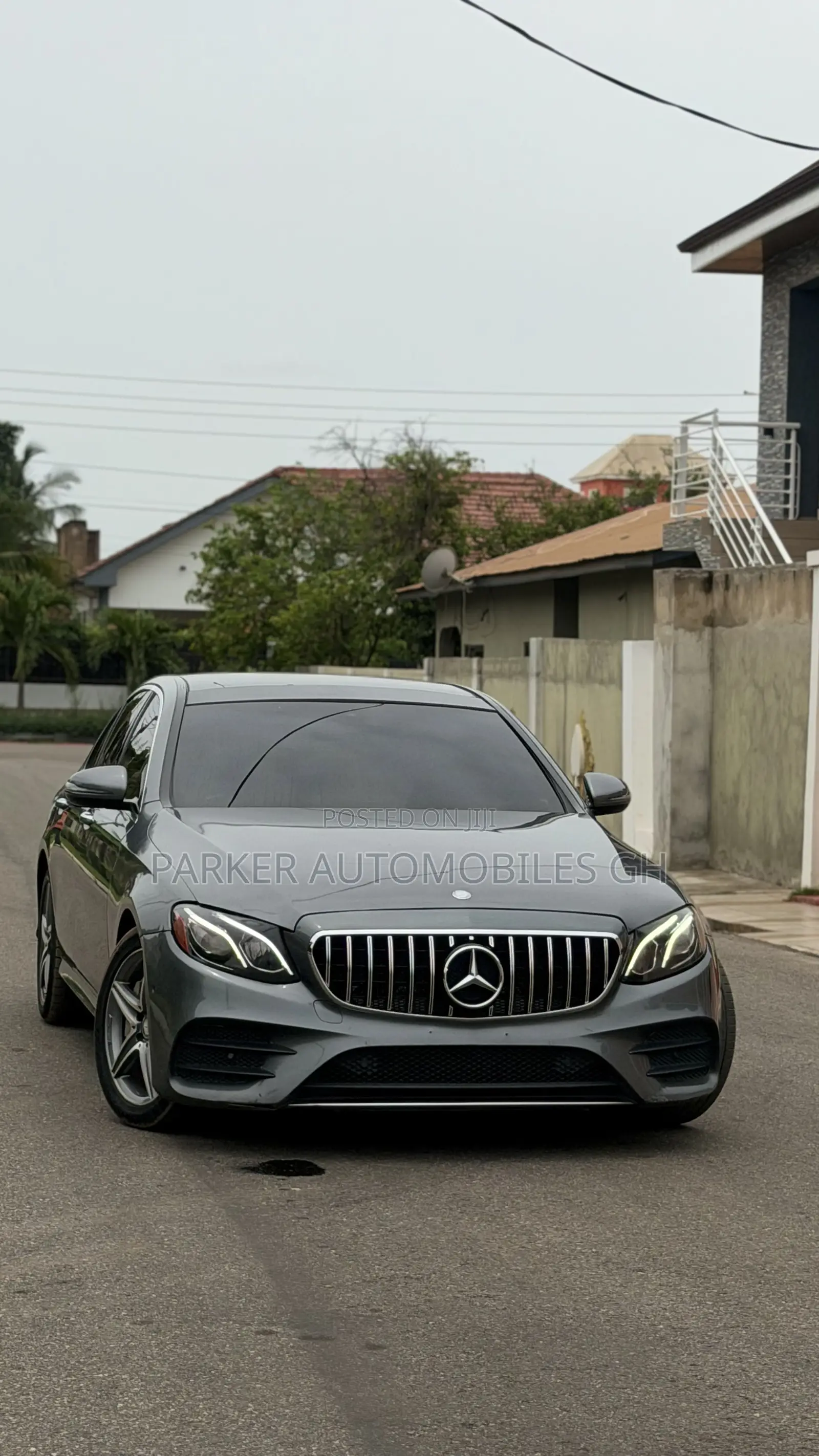 Mercedes-Benz E300 4Matic AWD Sedan (2.0L 4cyl 9A) 2017 Gray