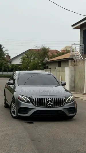 Mercedes-Benz E300 4Matic AWD Sedan (2.0L 4cyl 9A) 2017 Gray