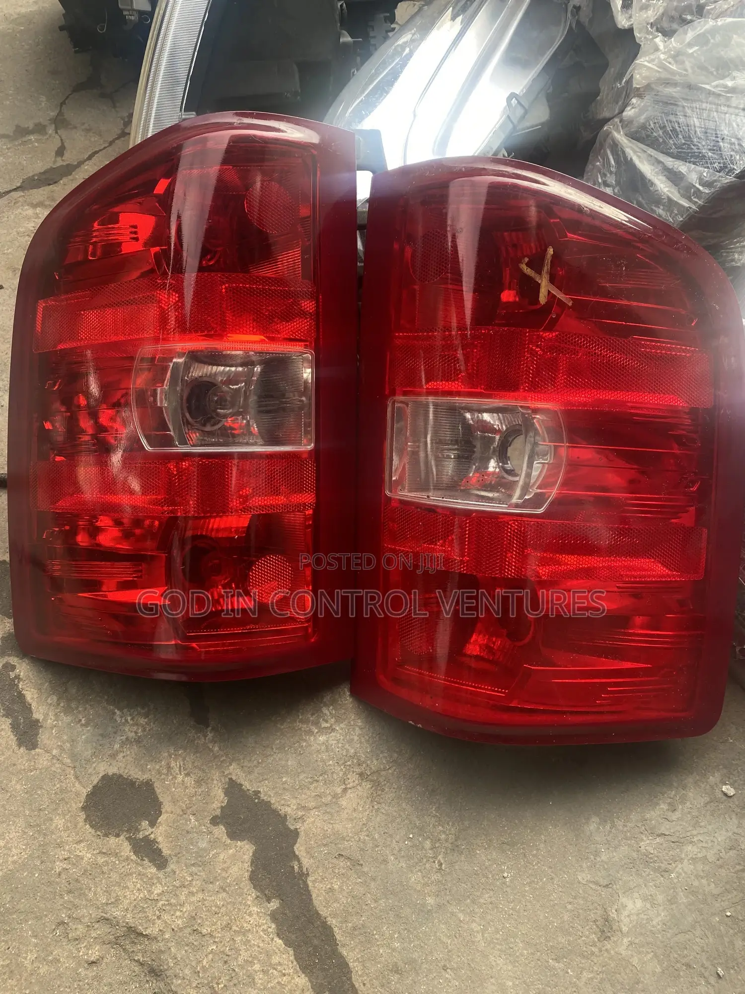 Chevrolet Silvera 2008- 2012 Tail Light Pair