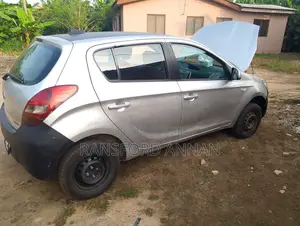 Hyundai i20 1.4 U2 CRDi Diesel (MT) 2010 Gray