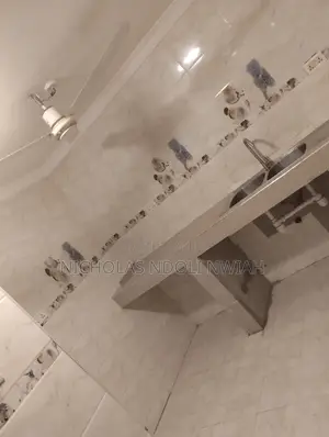 3 Bedrooms Apartment