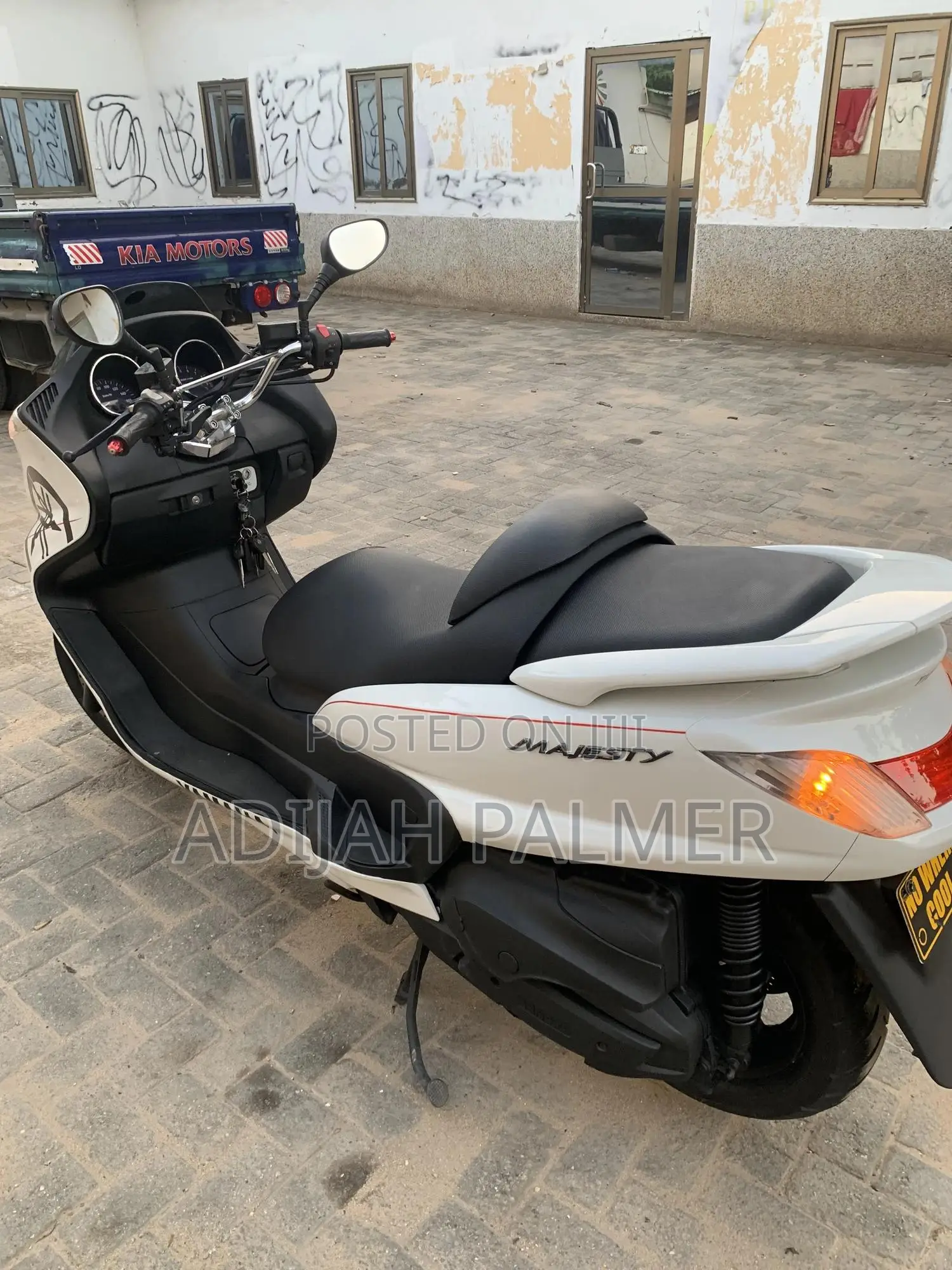 Yamaha Majesty 2025 White