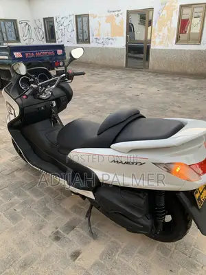Yamaha Majesty 2025 White