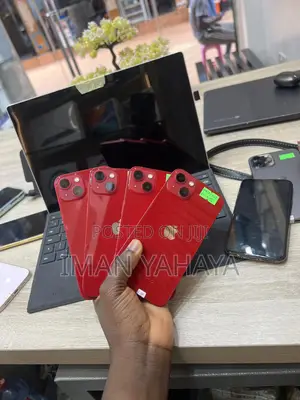 Apple iPhone 13 128 GB Red