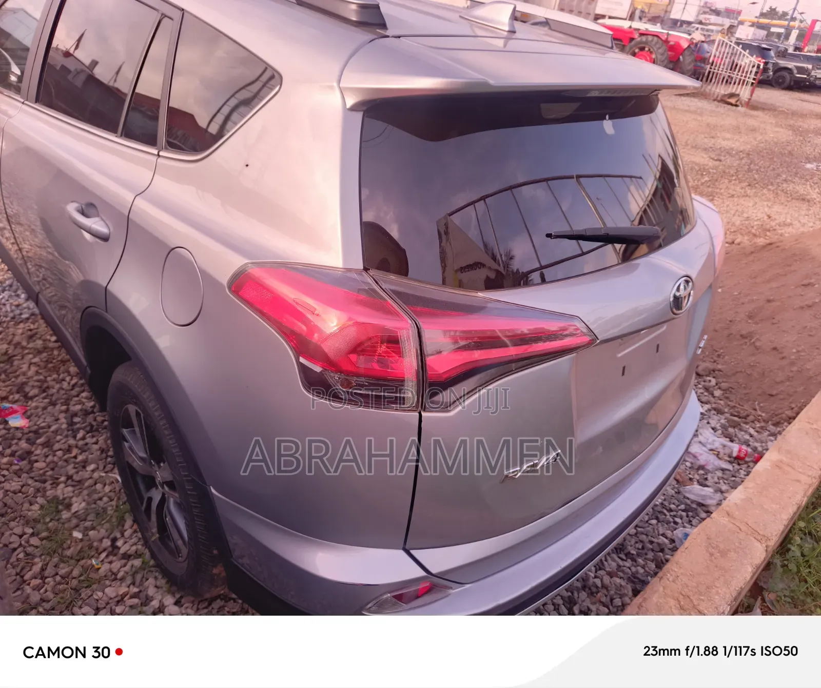 Toyota RAV4 XLE 4dr SUV (2.5L 4cyl 6A) 2018 Silver