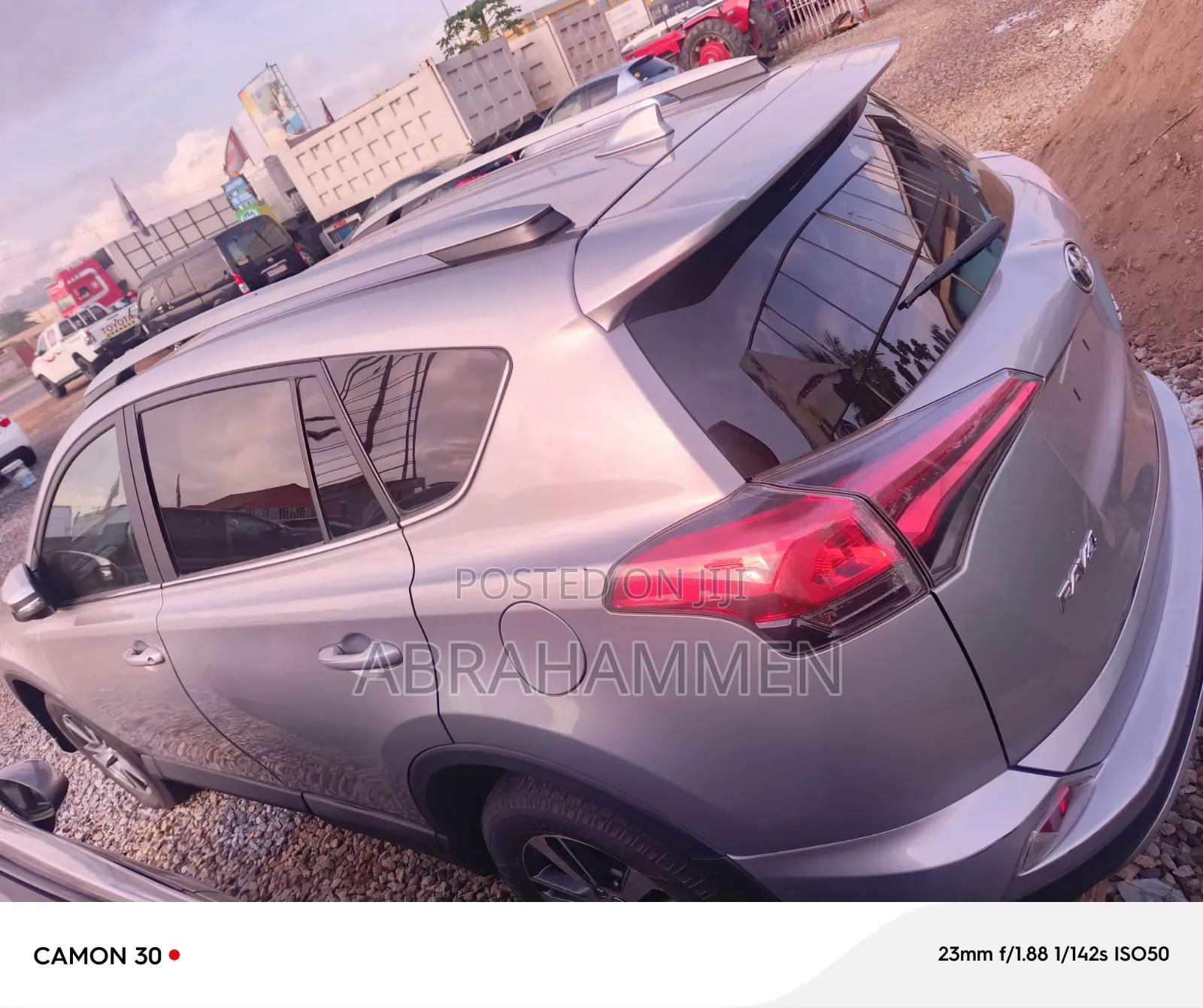 Toyota RAV4 XLE 4dr SUV (2.5L 4cyl 6A) 2018 Silver