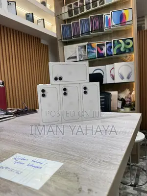 New Apple iPhone 16 128 GB White