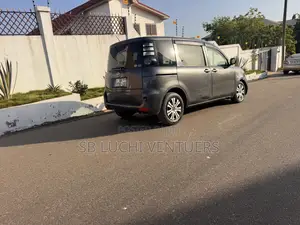 Toyota Sienta 2012 Gray