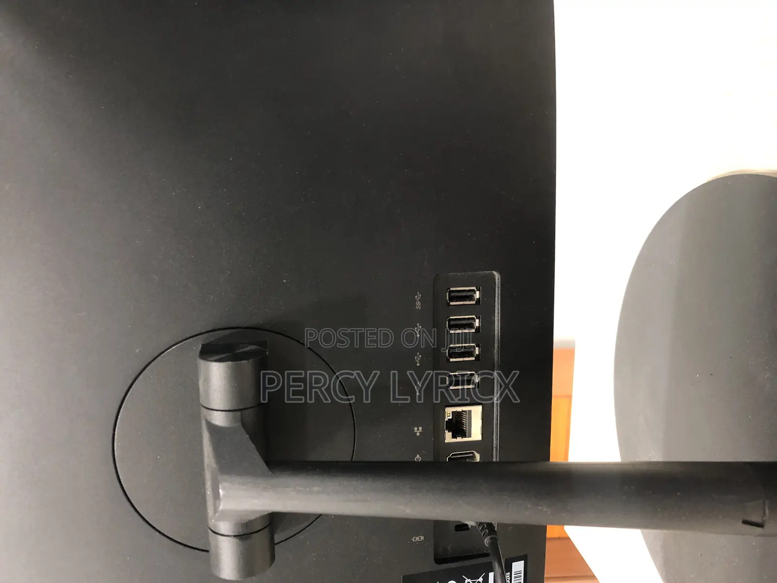 Desktop Computer Lenovo V130 AIO 8GB Intel Celeron SSD 500GB
