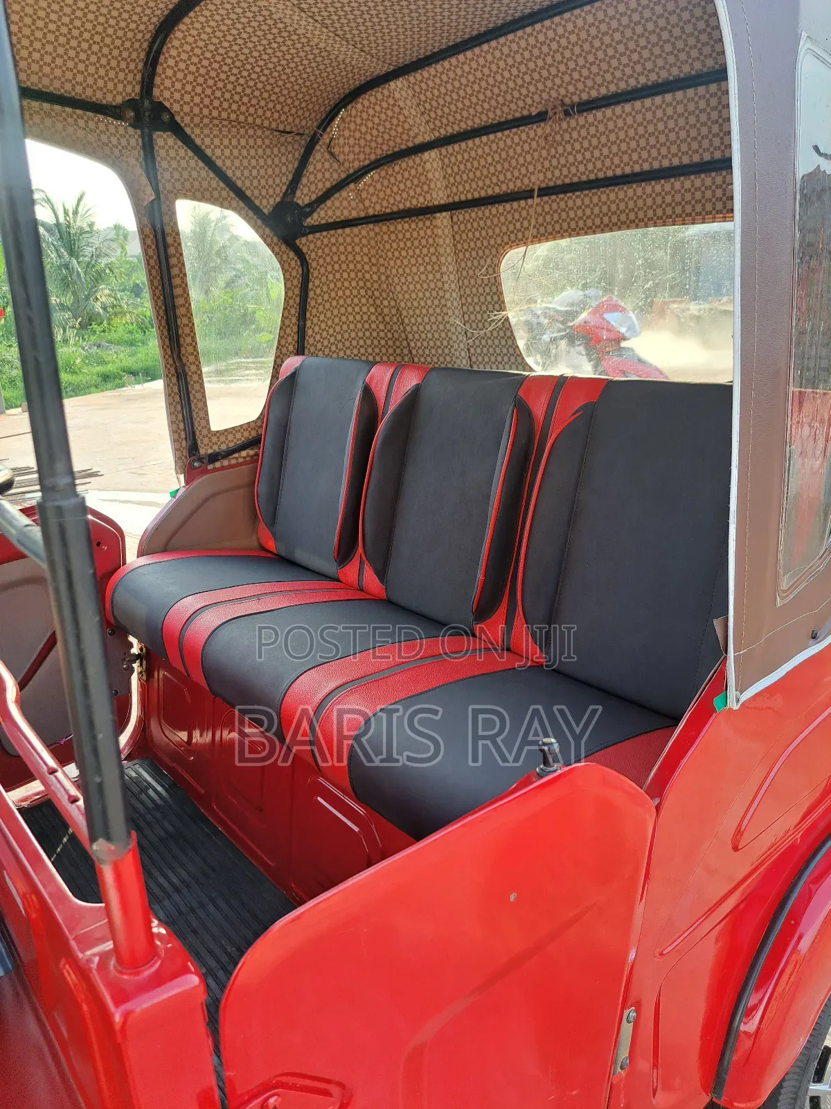 Bajaj RE 2024 Red