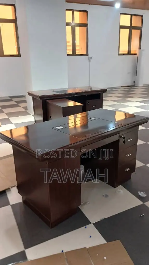 1.4 Mm Office Desk