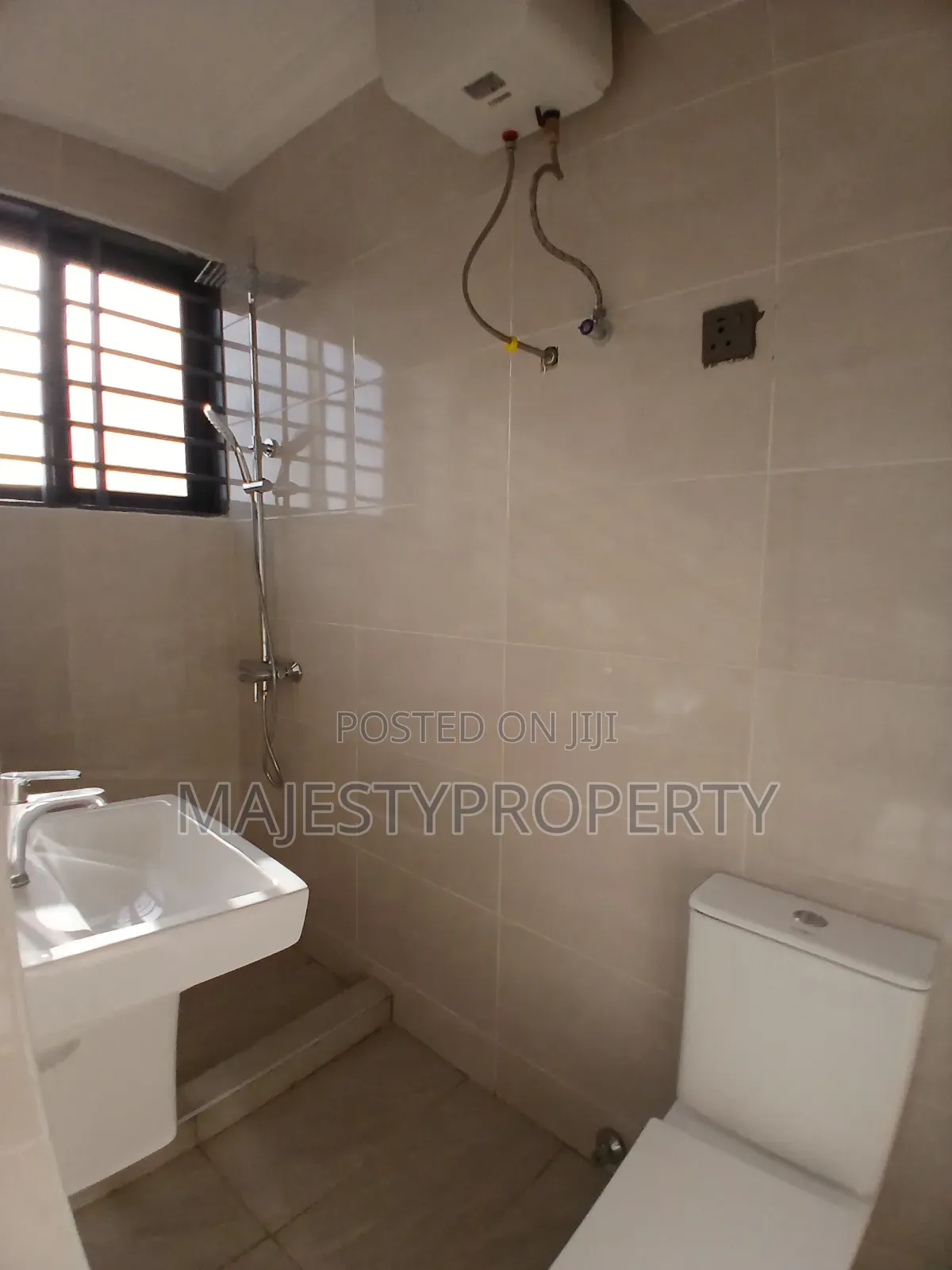 2bdrm Apartment in Costa, Baatsona Total for rent