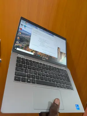 New Laptop HP ZBook Firefly 14 G7 8GB Intel Core i5 SSD 256GB
