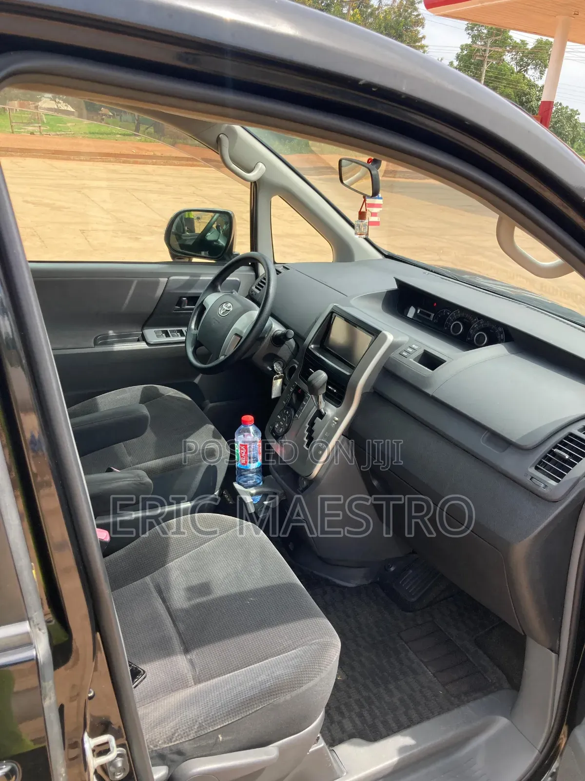 Toyota Voxy 2010 Black