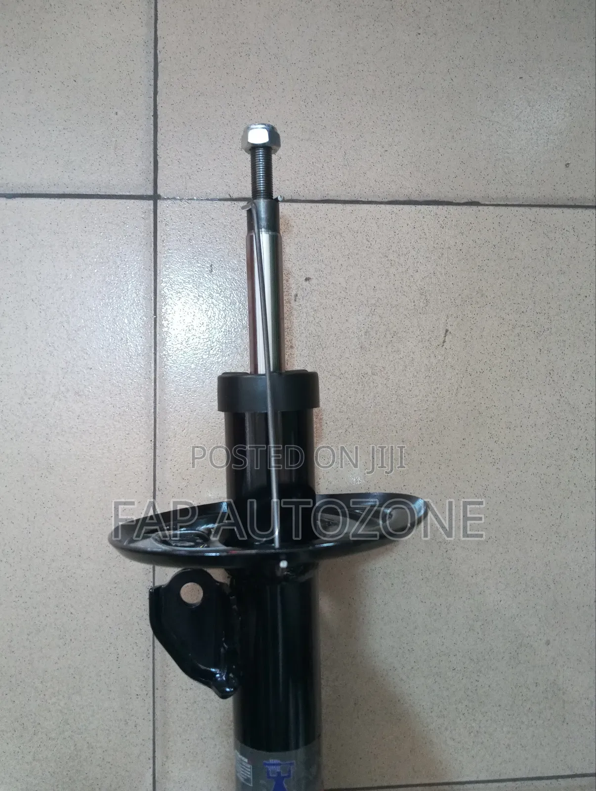 0387. Original Toyota Yaris Shock / Strut Absorber Imported From Usa