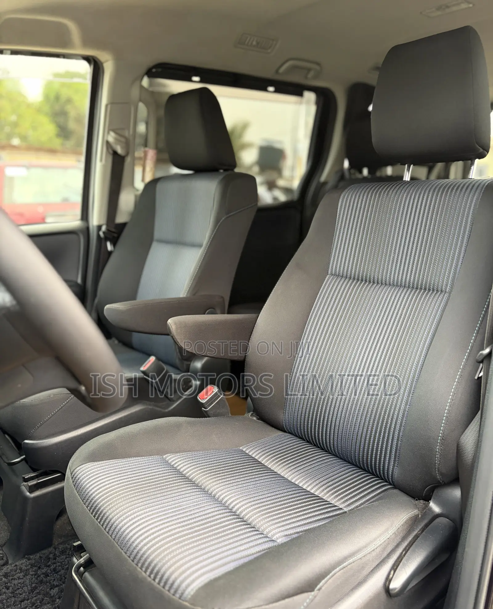 Toyota Voxy 2015 Black