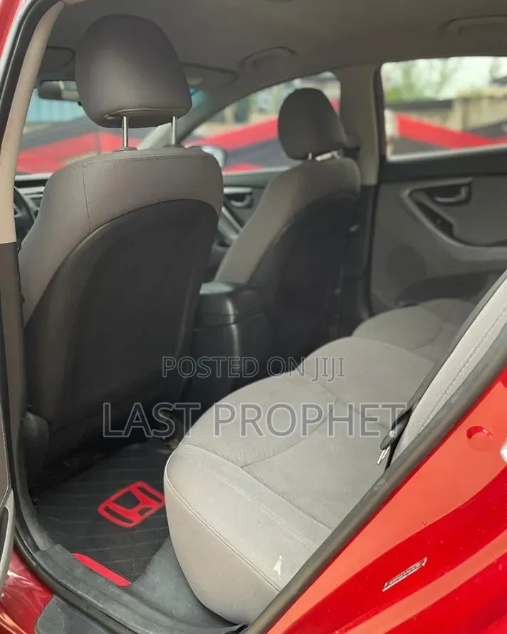 Hyundai Elantra Limited Sedan FWD (1.8L 4cyl 6A) 2016 Red