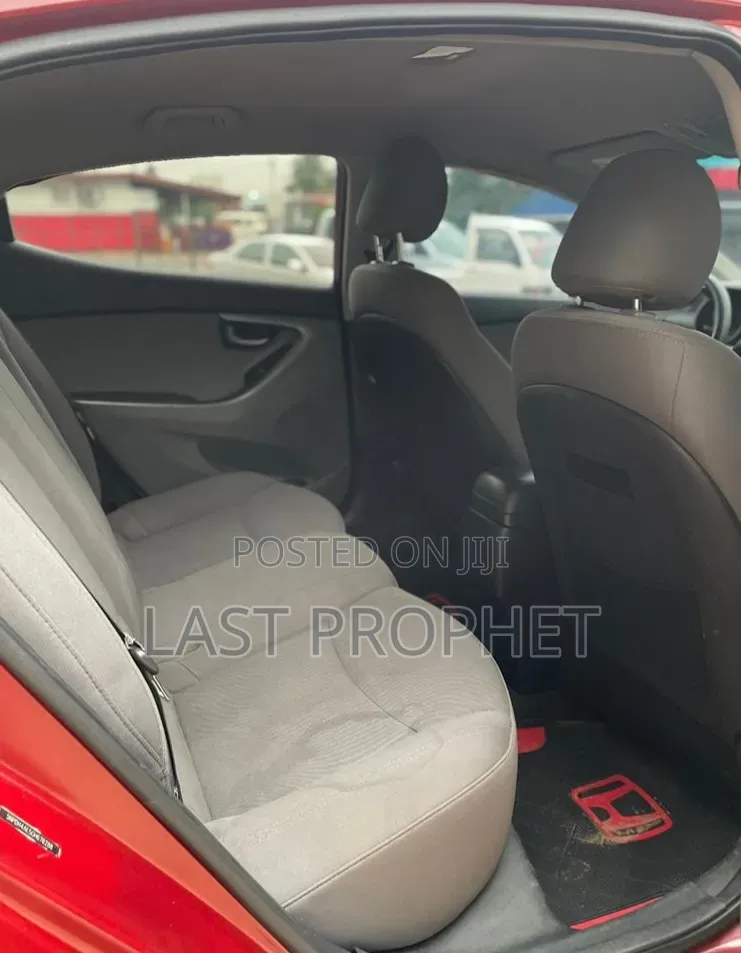 Hyundai Elantra Limited Sedan FWD (1.8L 4cyl 6A) 2016 Red