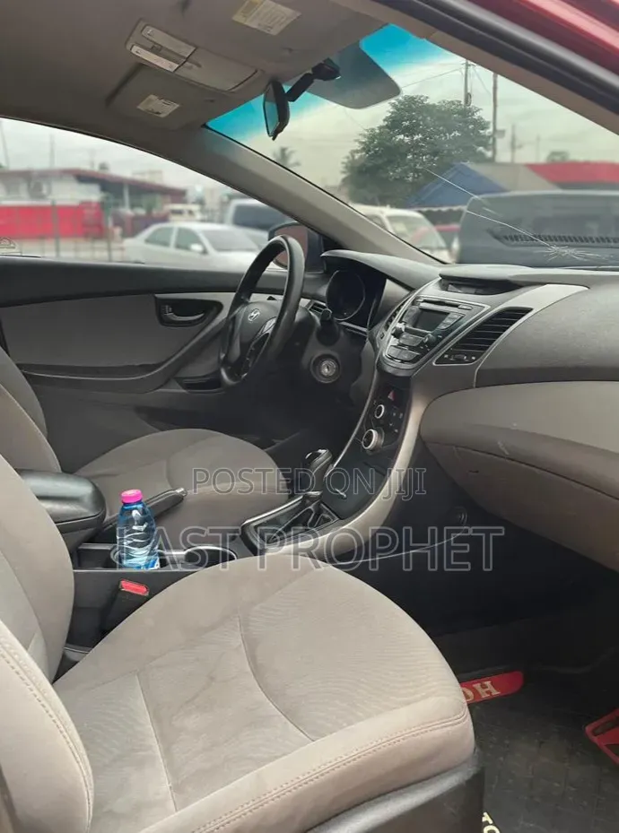 Hyundai Elantra Limited Sedan FWD (1.8L 4cyl 6A) 2016 Red