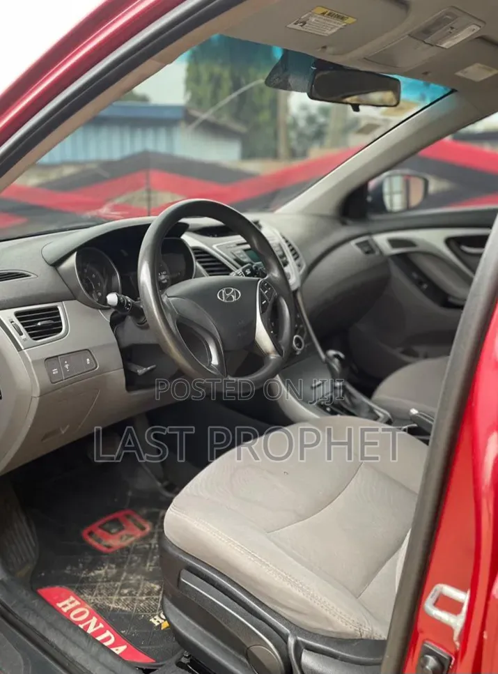 Hyundai Elantra Limited Sedan FWD (1.8L 4cyl 6A) 2016 Red