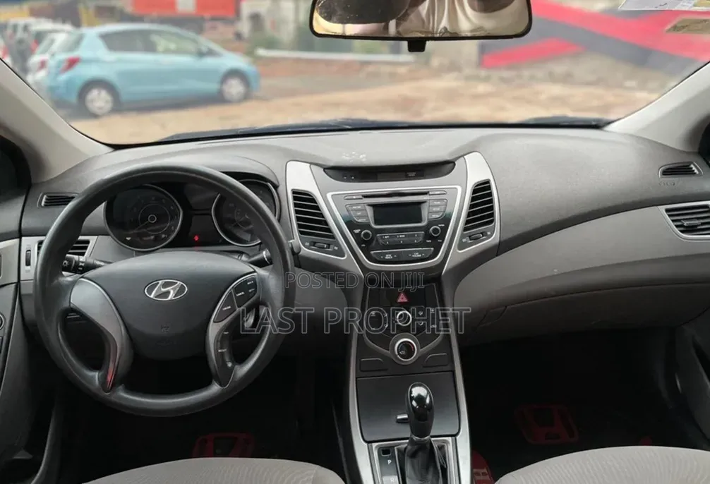 Hyundai Elantra Limited Sedan FWD (1.8L 4cyl 6A) 2016 Red