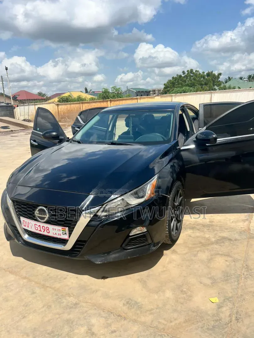 Nissan Altima 2.5 SR 2022 Black