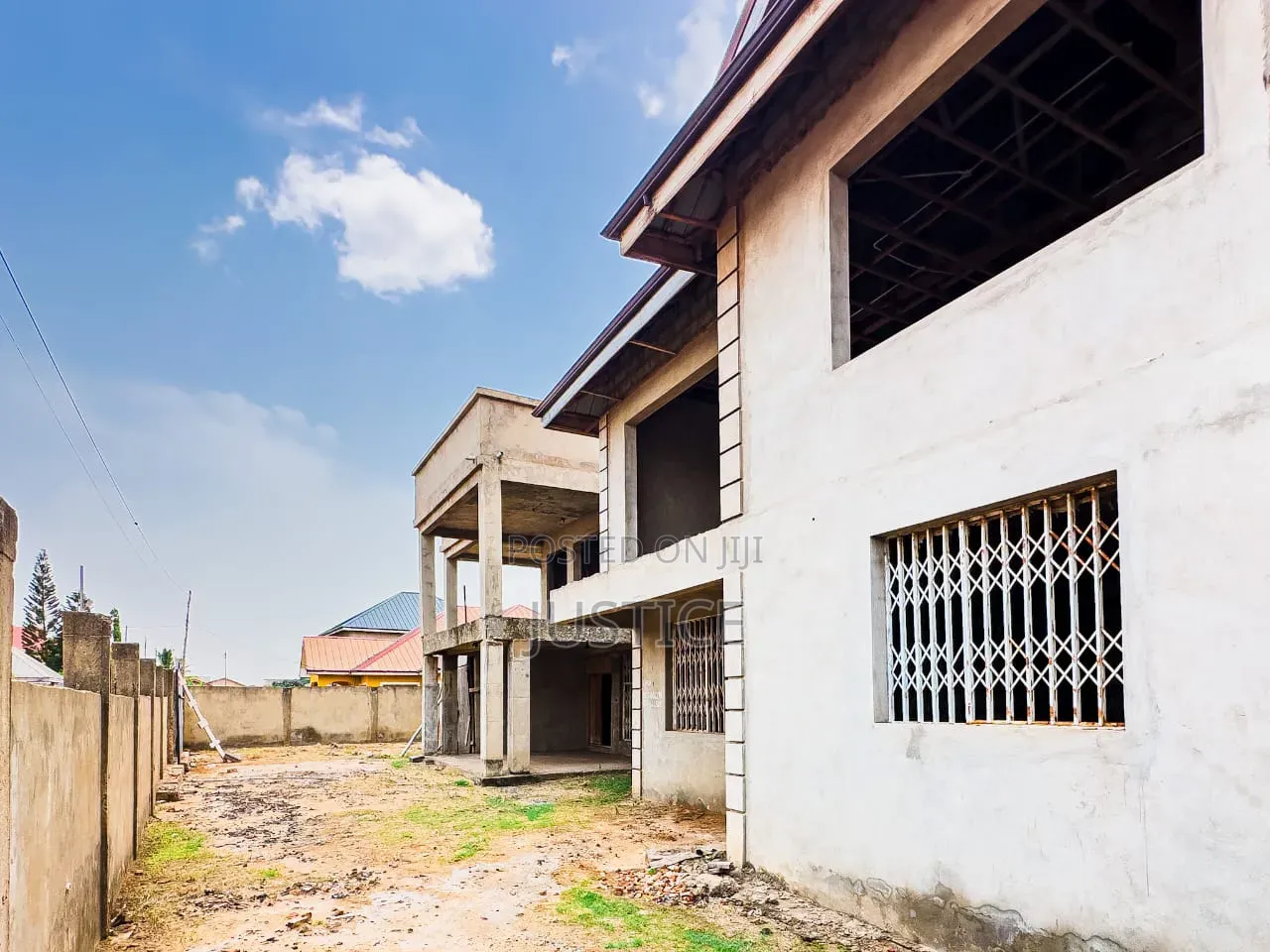 8bdrm House in Community 25 for sale