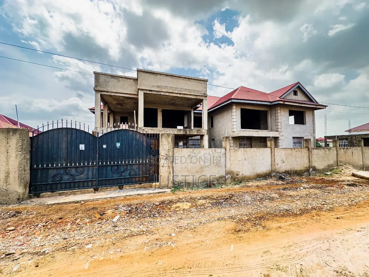 8bdrm House in Community 25 for sale