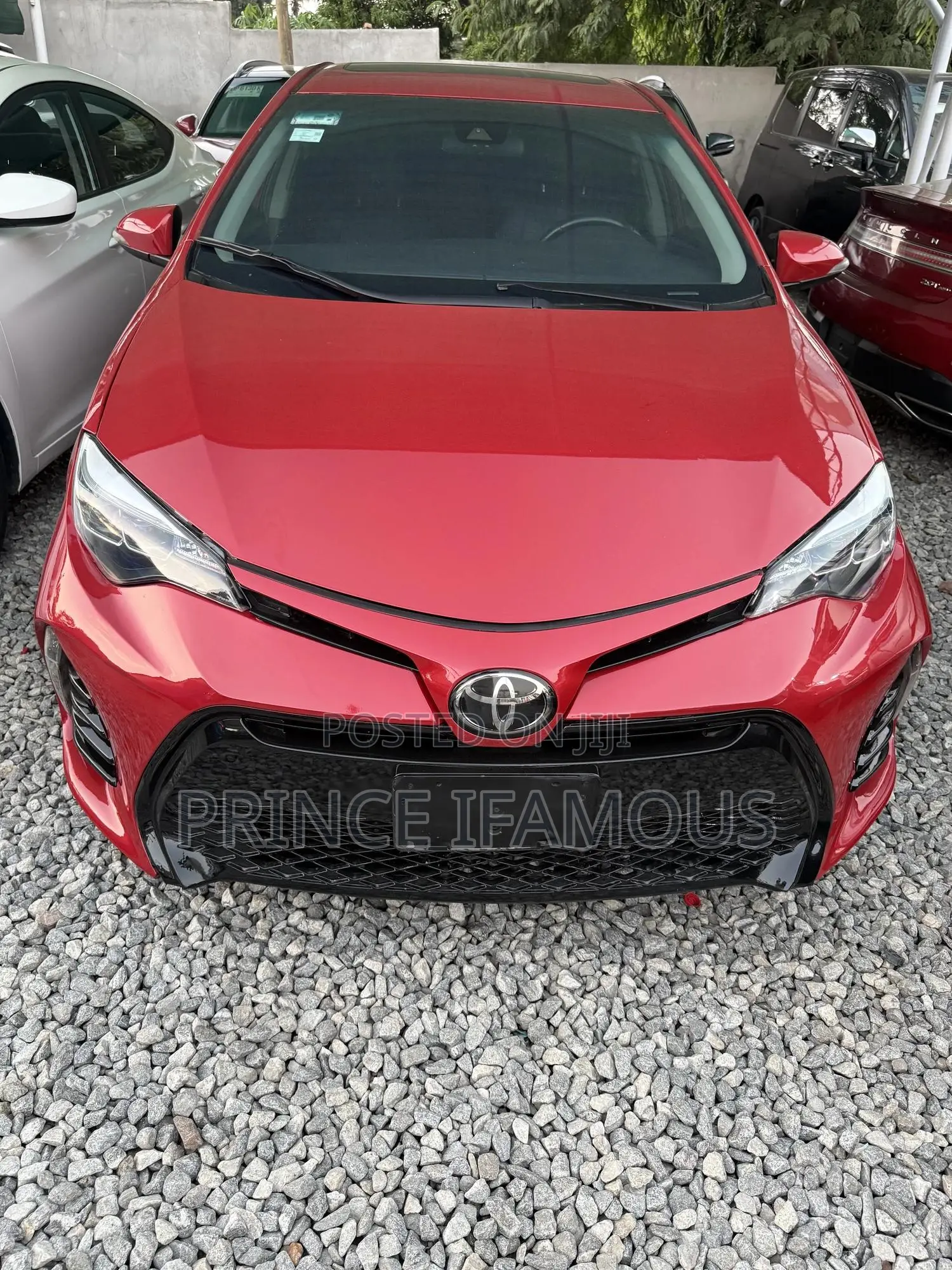 Toyota Corolla XLE (1.8L 4cyl 2A) 2018 Red